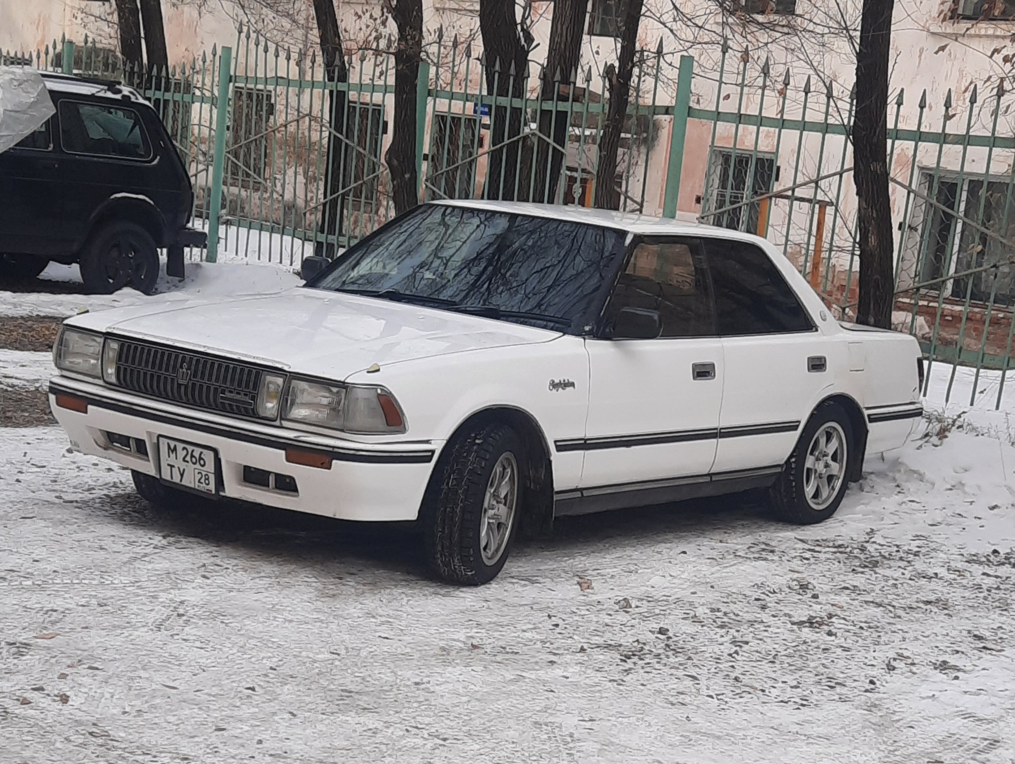 м 266 ту 28, Toyota Crown 8th gen Hardtop (S130), 1987–1991