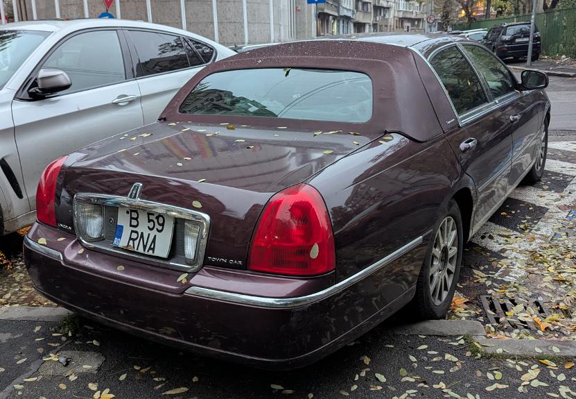 B 59 RNA, Lincoln Town Car 