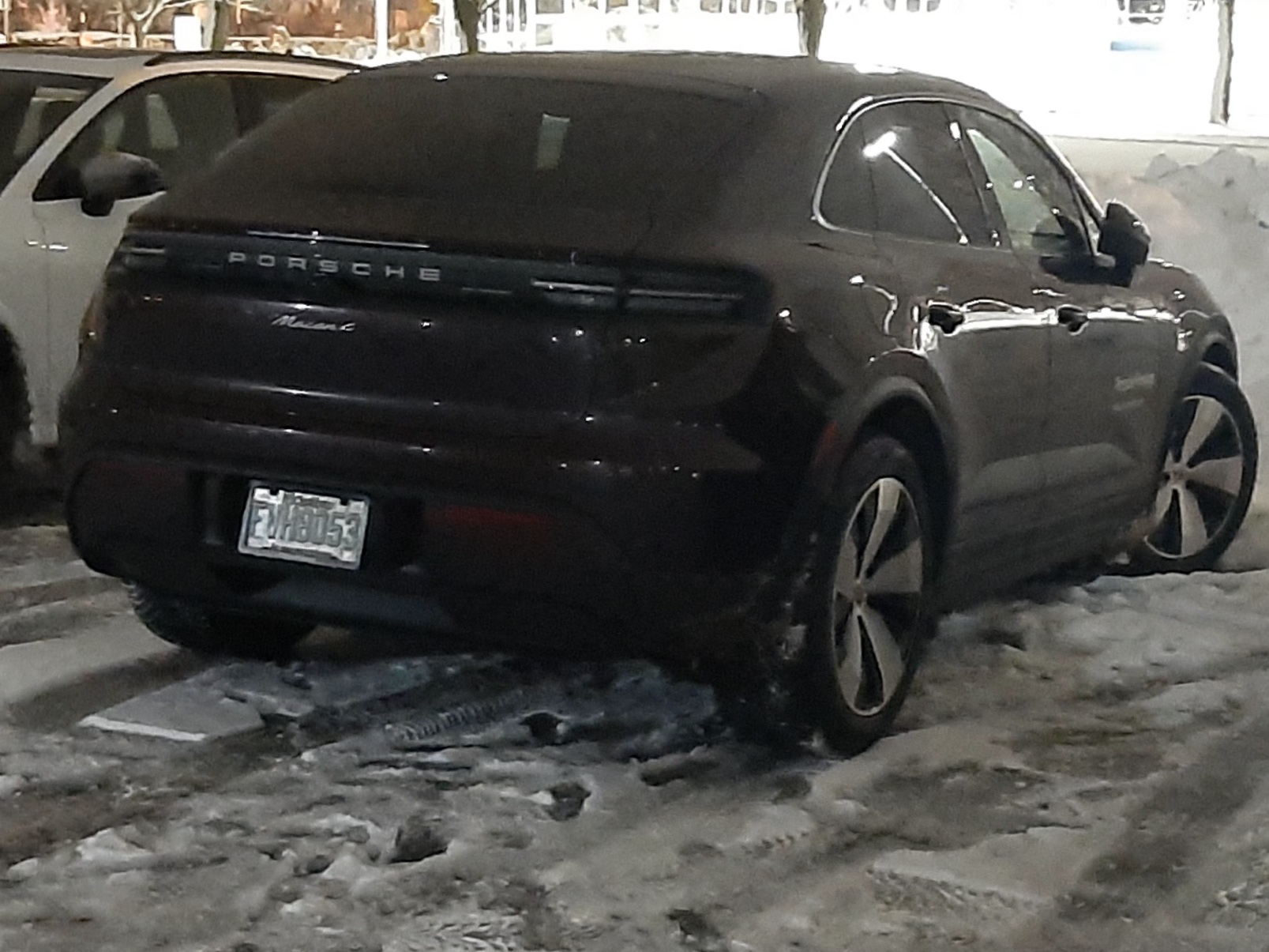 FVH8053, Porsche Macan 2nd gen EV (XAB), 2024–