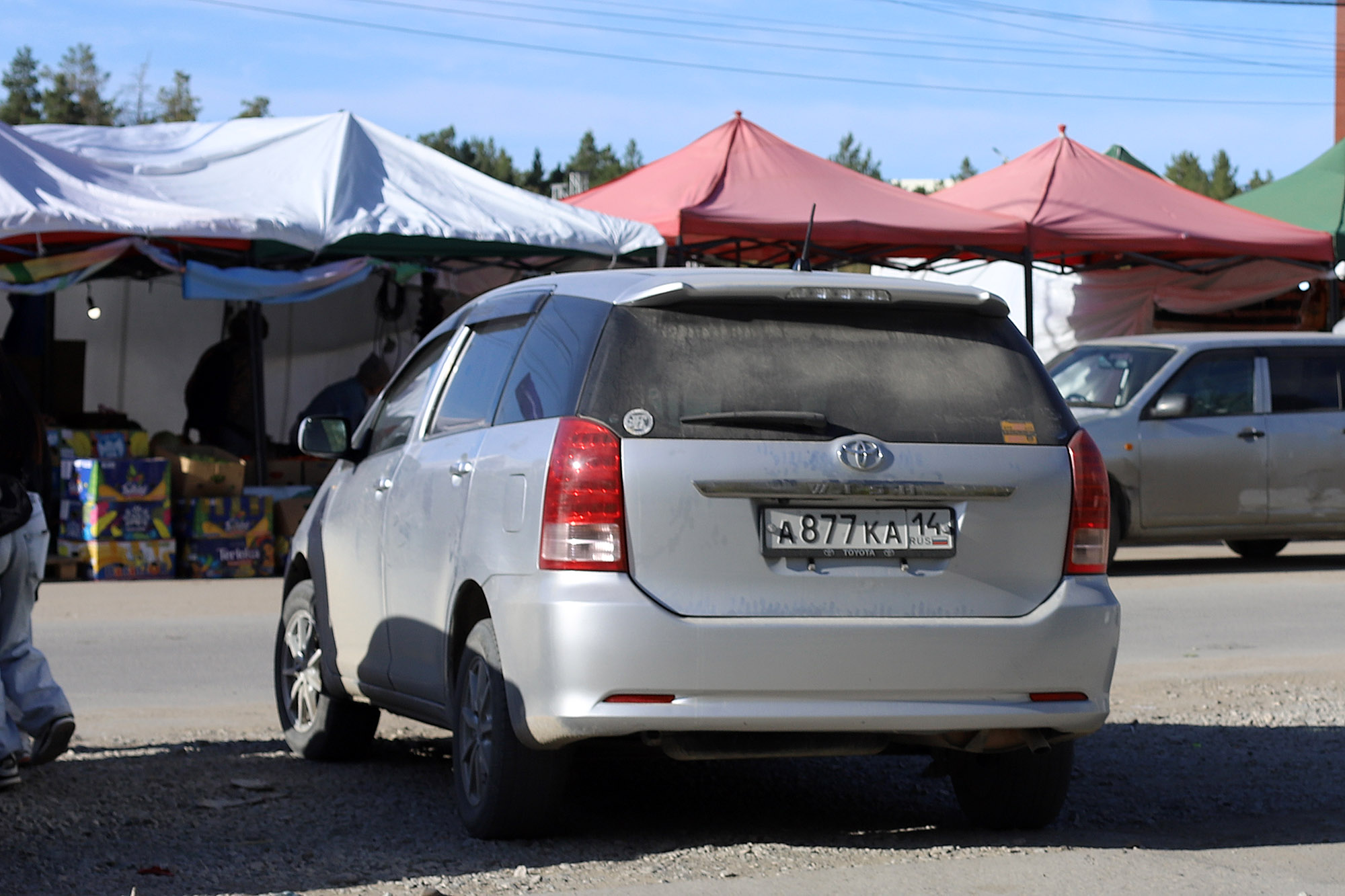 а 877 ка 14, Toyota Wish 1st gen (AE10), 2003–2009