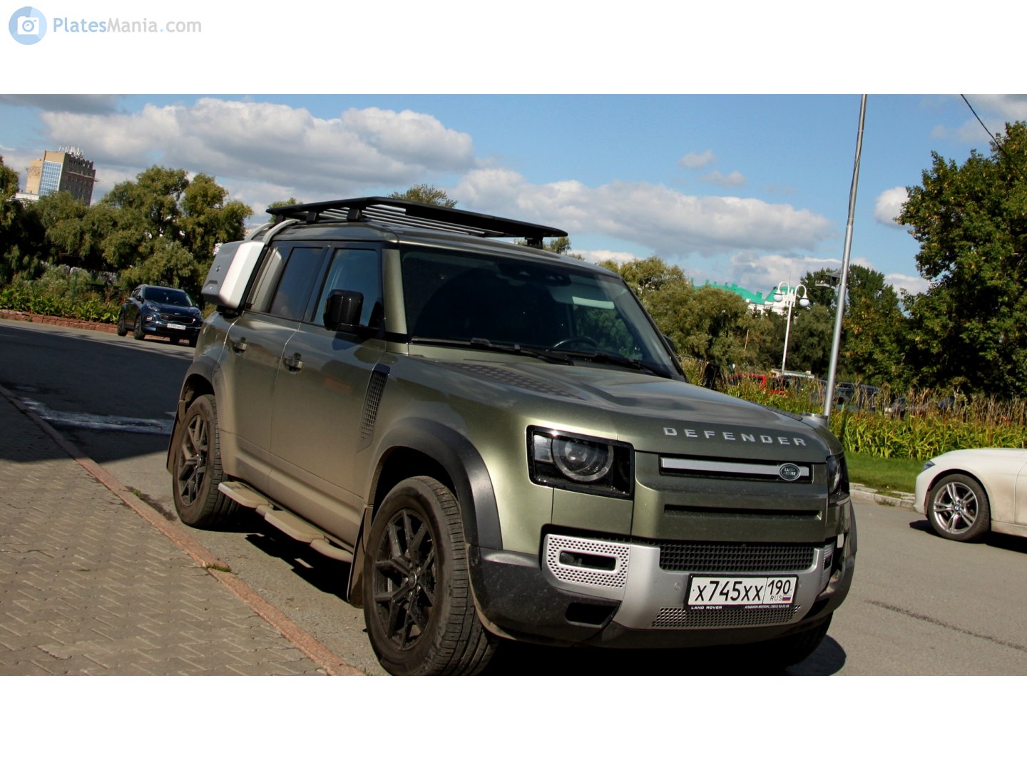 х 745 хх 190, Land Rover Defender 2nd gen 110