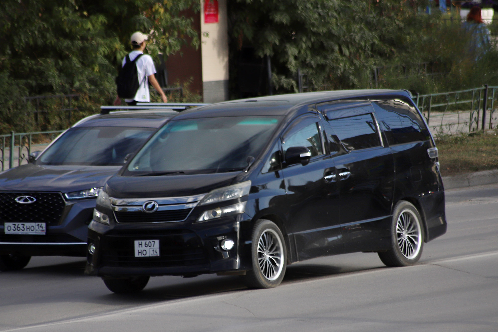 н 607 но 14, Toyota Vellfire 1st gen (AH20), 2008–2015