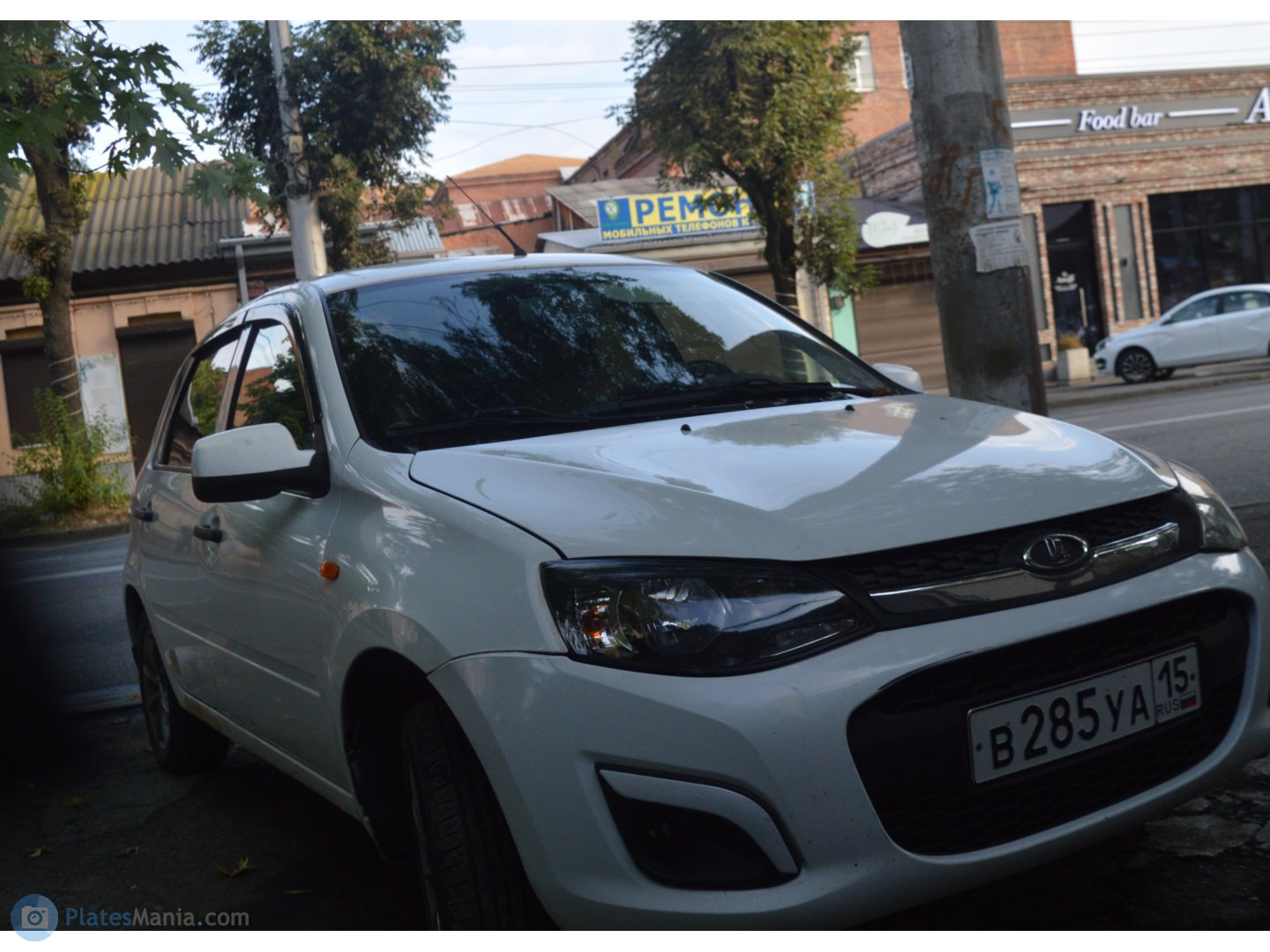 в 285 уа 15, Lada (VAZ) 2192 Kalina/Granta 