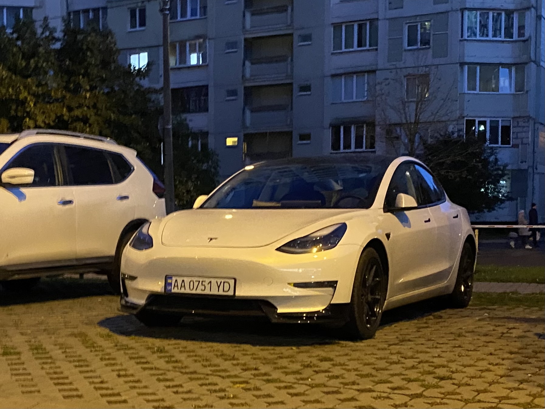AA 0751 YD, Tesla Model 3 1st gen (5YJ3), 2017–2023