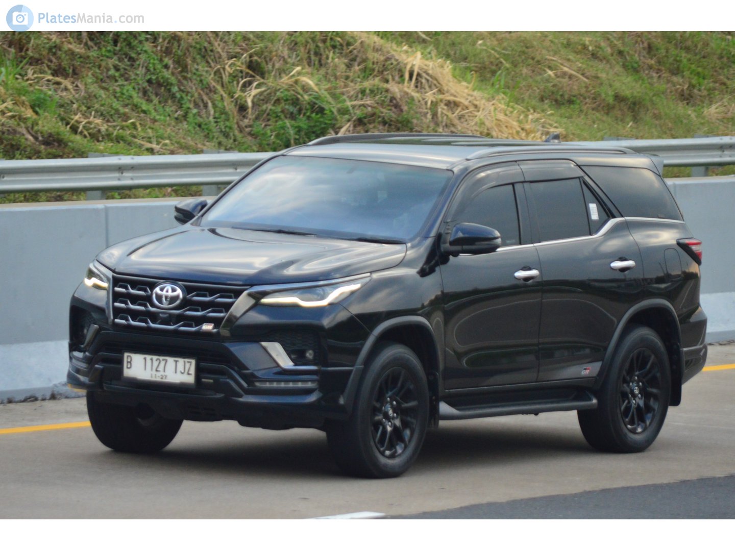 B 1127 TJZ, Toyota Fortuner 2nd gen (AN160), 2015–