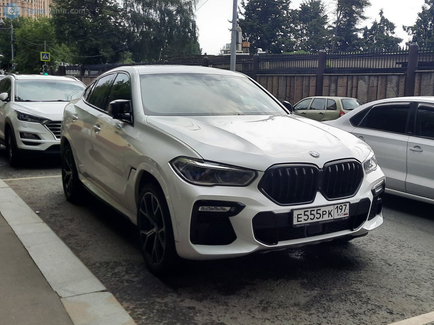е 555 рк 197, BMW X6 