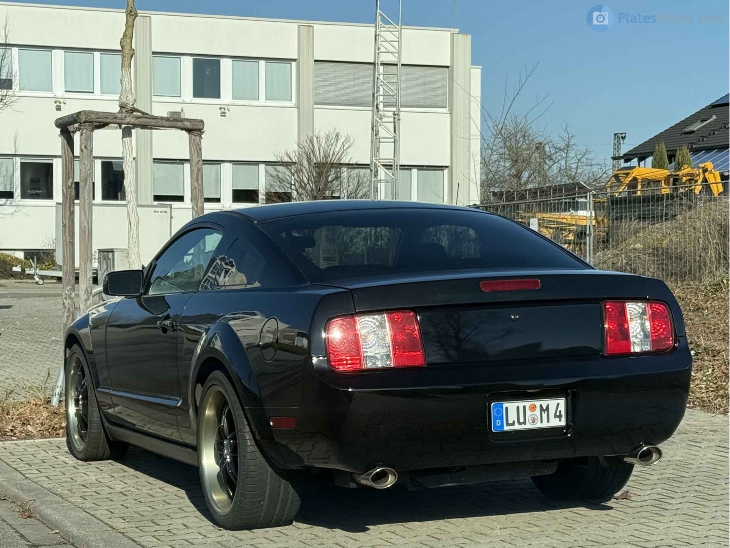 LU M 4, Ford Mustang 5th gen 2-door Coupé (S197), 2004–2009