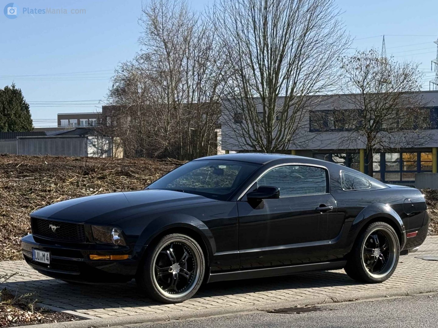 LU M 4, Ford Mustang 5th gen 2-door Coupé (S197), 2004–2009