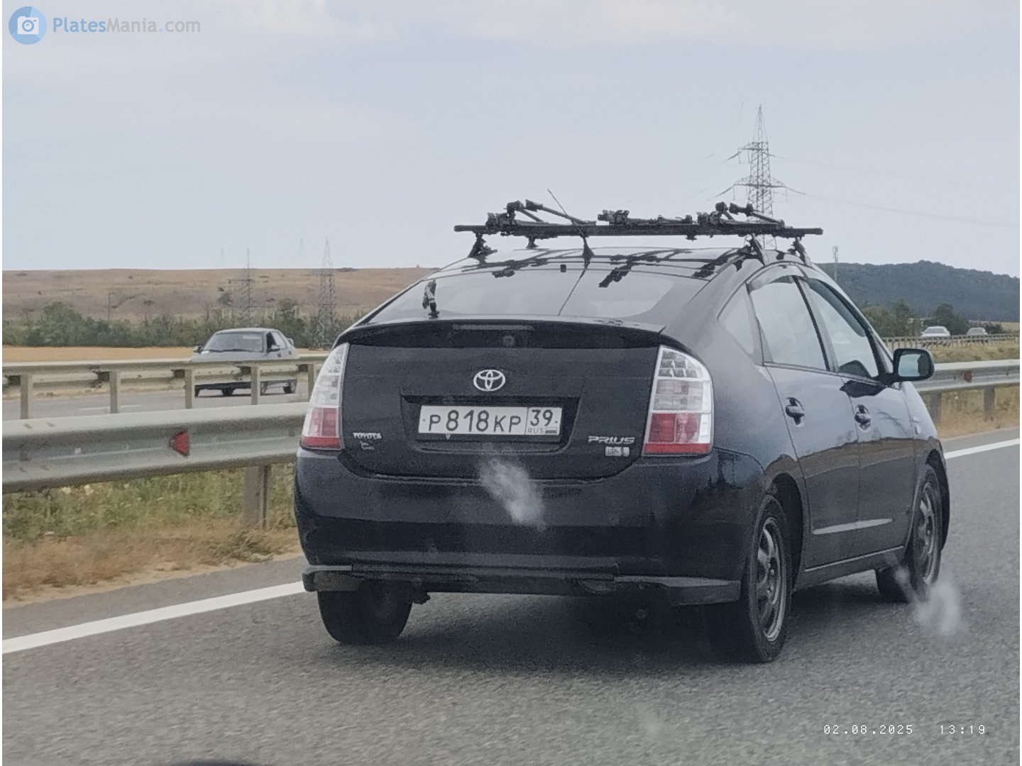 р 818 кр 39, Toyota Prius 