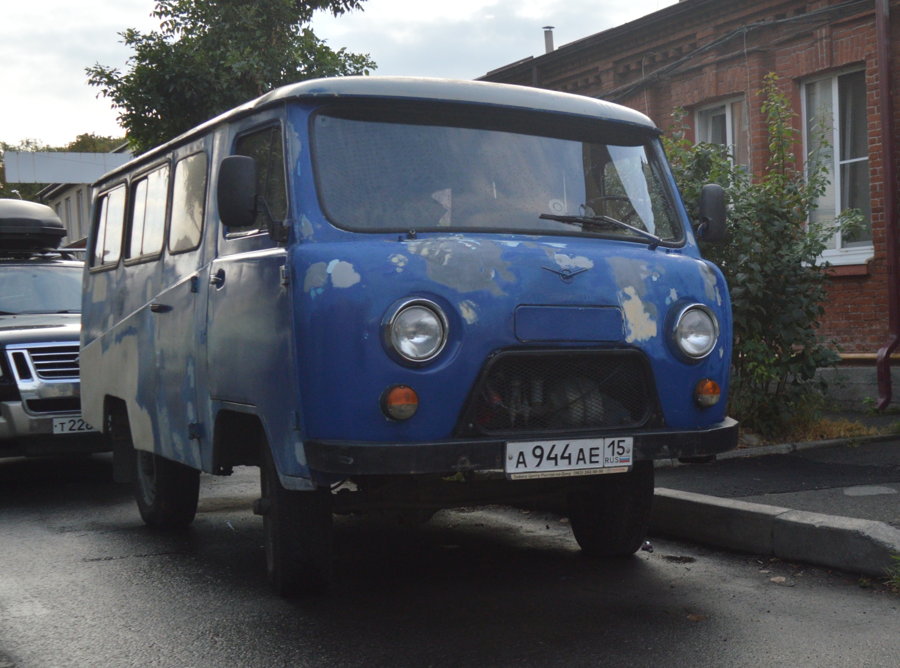 а 944 ае 15, UAZ 452 