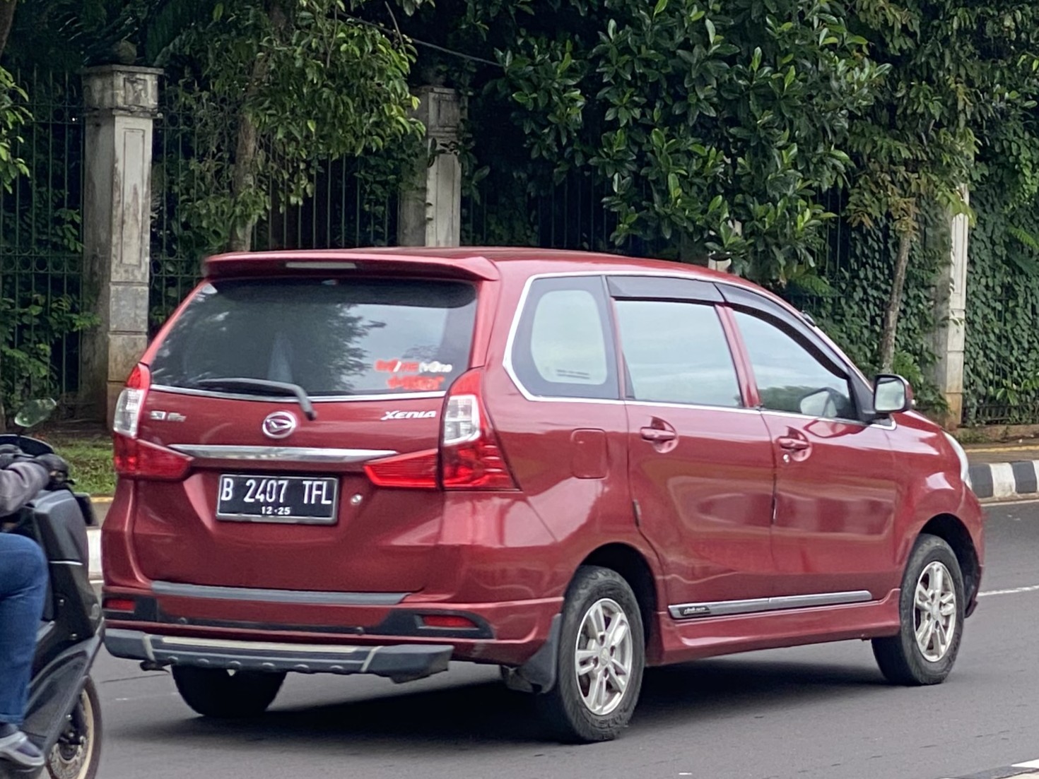 B 2407 TFL, Daihatsu Xenia 2nd gen (F650), 1st facelift, 2015–2019