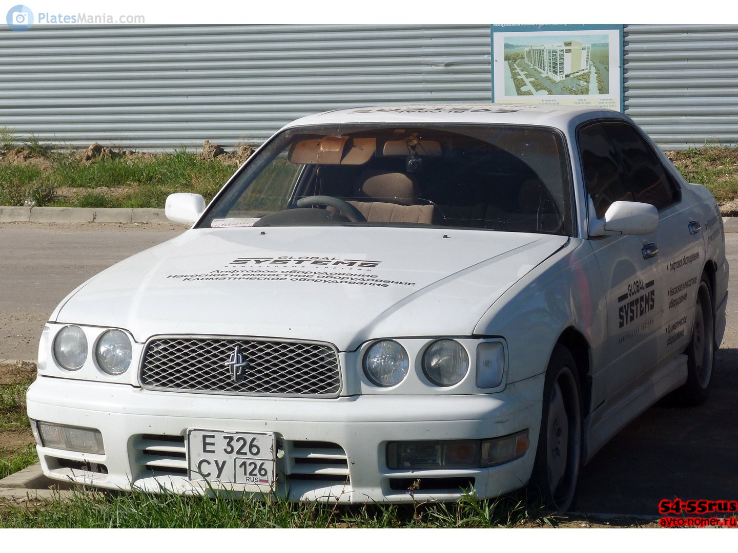 е 326 су 126, Nissan Cedric 9th gen (Y33), 1995–1999