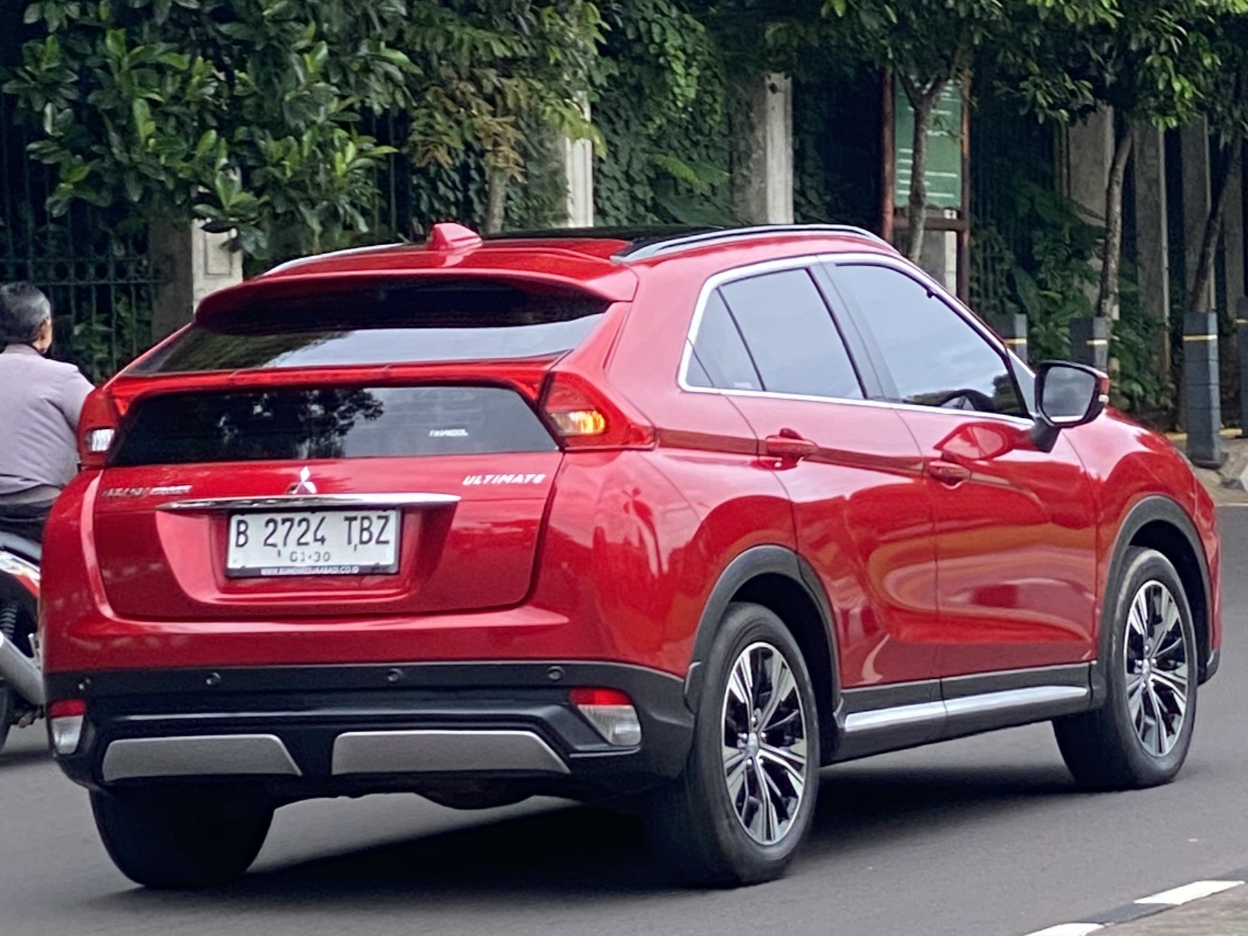 B 2724 TBZ, Mitsubishi Eclipse Cross 1st gen (GK/GL), 2017–2020