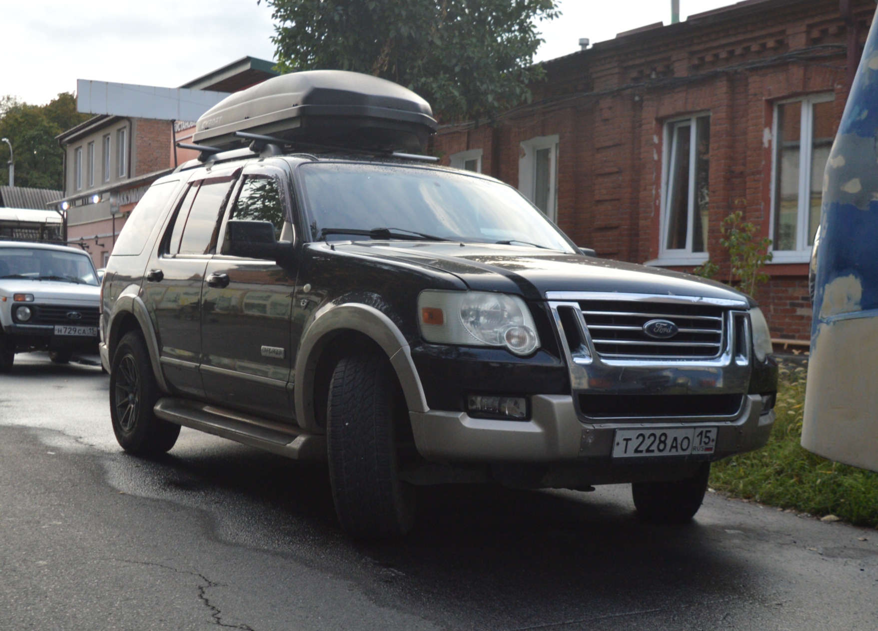 т 228 ао 15, Ford Explorer 