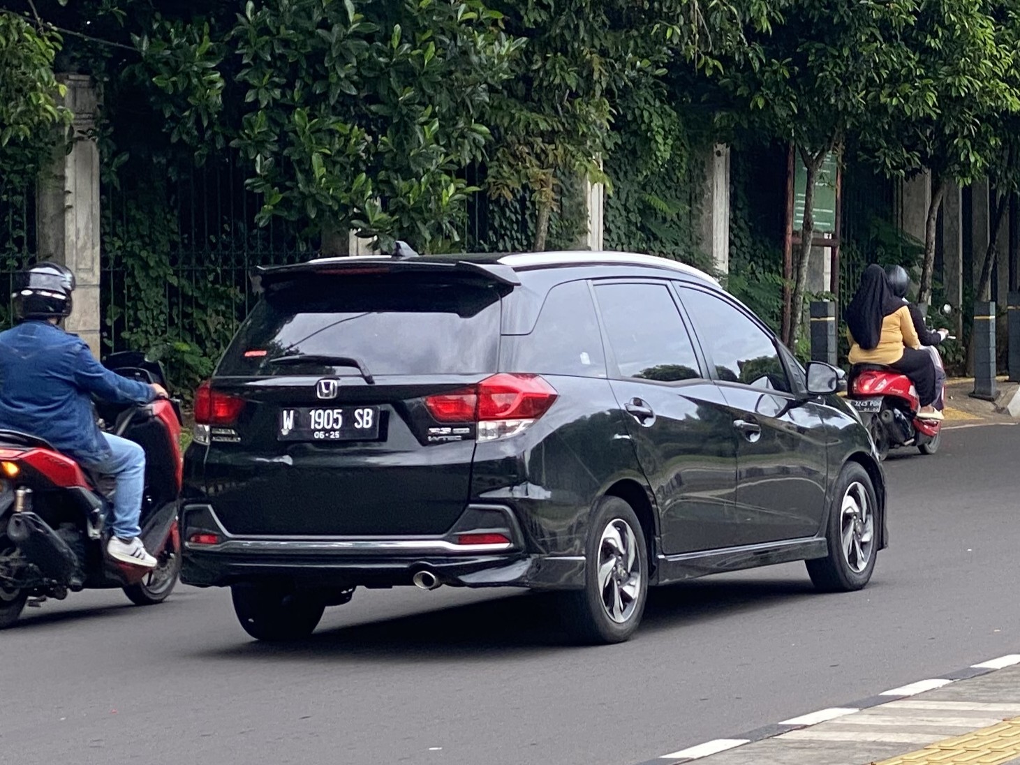 W 1905 SB, Honda Mobilio 2nd gen (DD4), 2014–2017