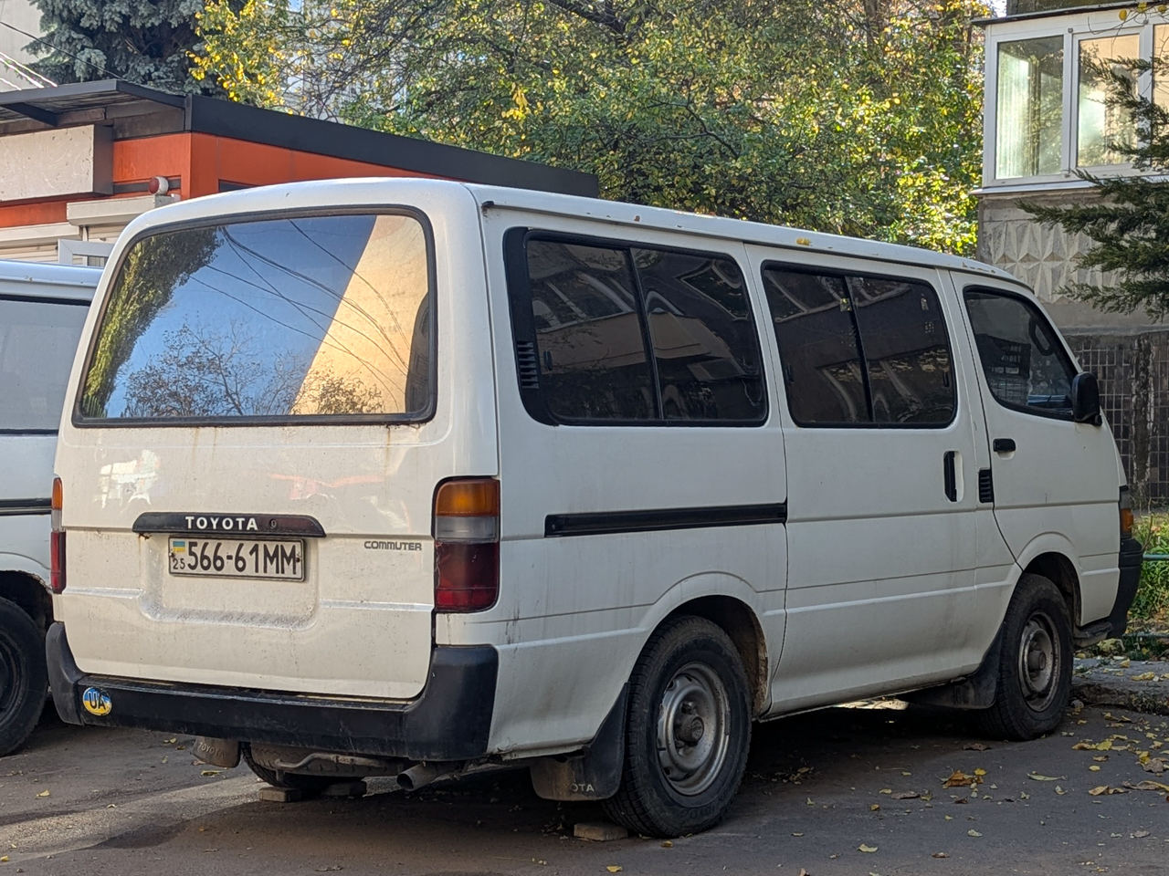 25 566-61 MM, Toyota HiAce 4th gen Van (H100), 1989–2004