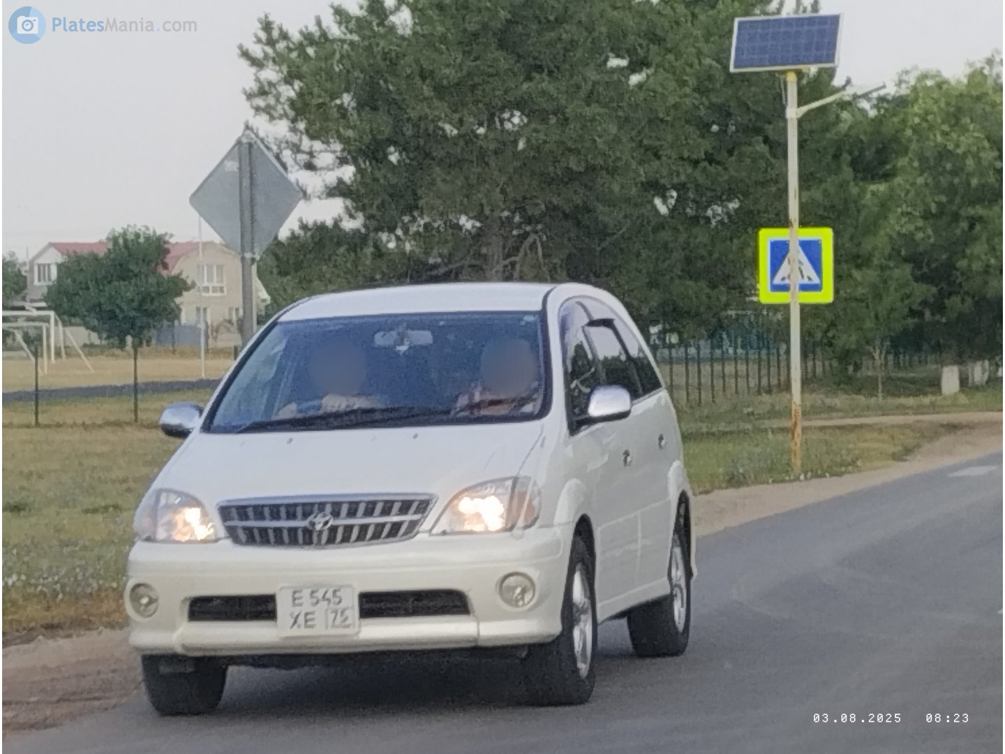 е 545 хе 75, Toyota Nadia 