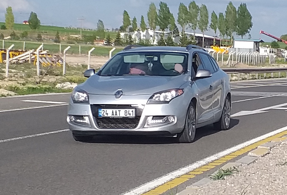 24 AAT 841, Renault Mégane 3rd gen Estate (K95), 2009–2016