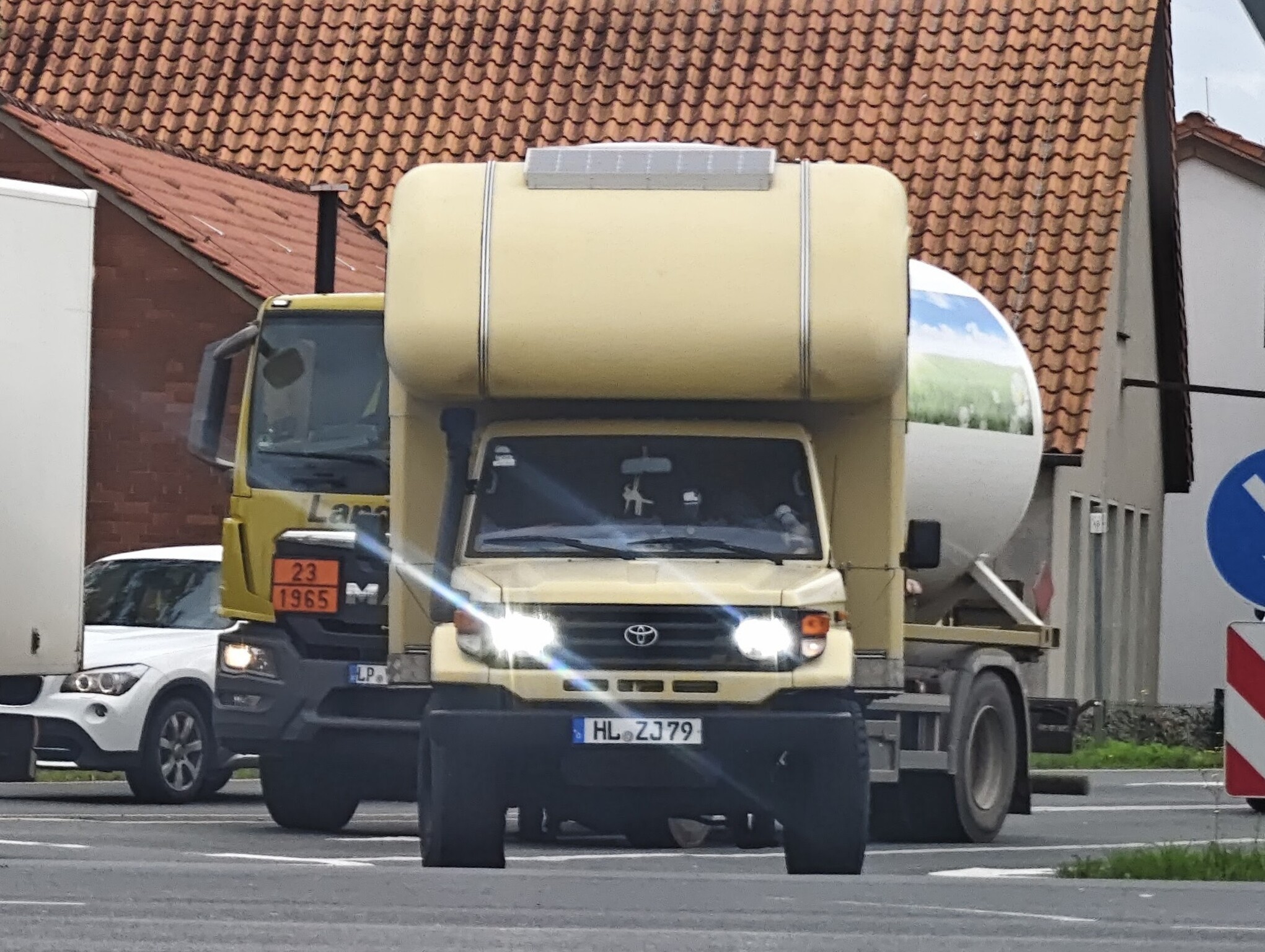 HL ZJ 79, Toyota Land Cruiser 70 Pickup (J75/J79), 1984–2007