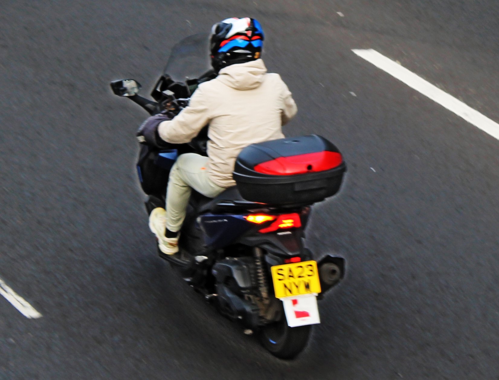 SA23NYW, Honda Forza 