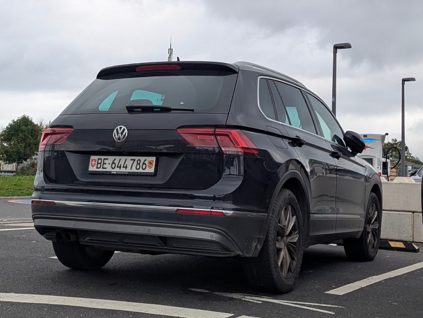 BE 644786, Volkswagen Tiguan 2nd gen (AD/AX/Allspace/L), 2016–2021