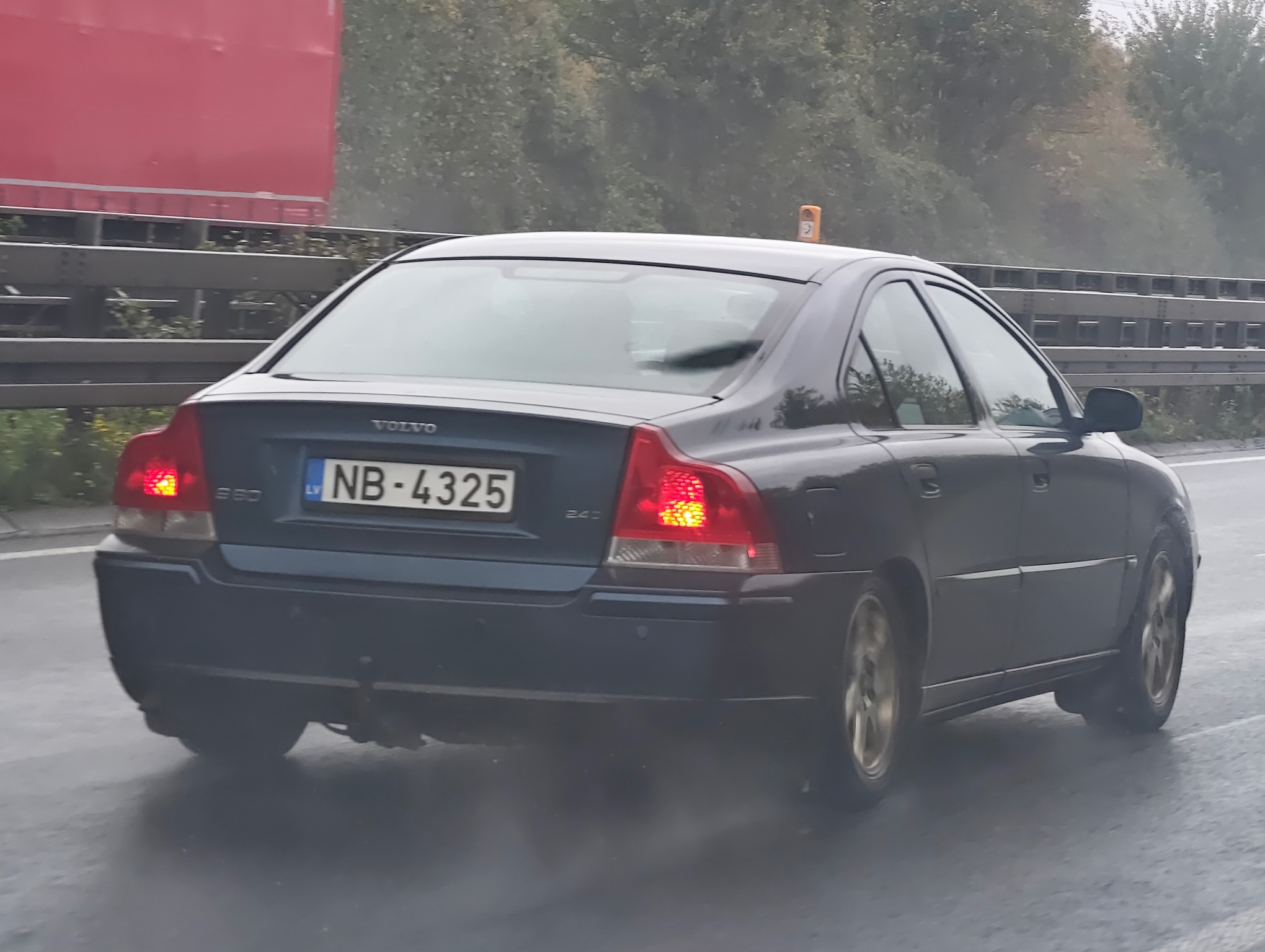 NB-4325, Volvo S60 1st gen (384), 2001–2009