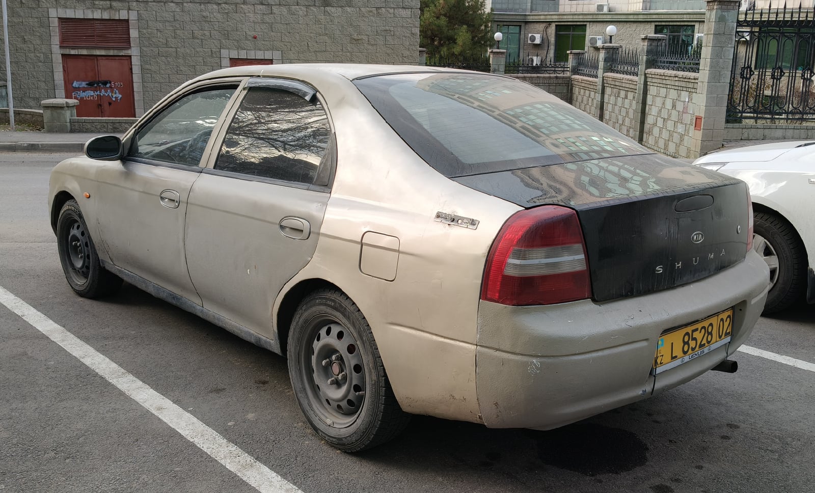 L 8528 02, Kia Shuma 1st gen (S-II), 1997–2001