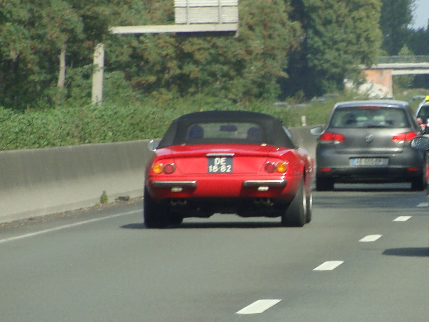 DE-18-82, Ferrari 365 365 GTS/4 (1971–1973)
