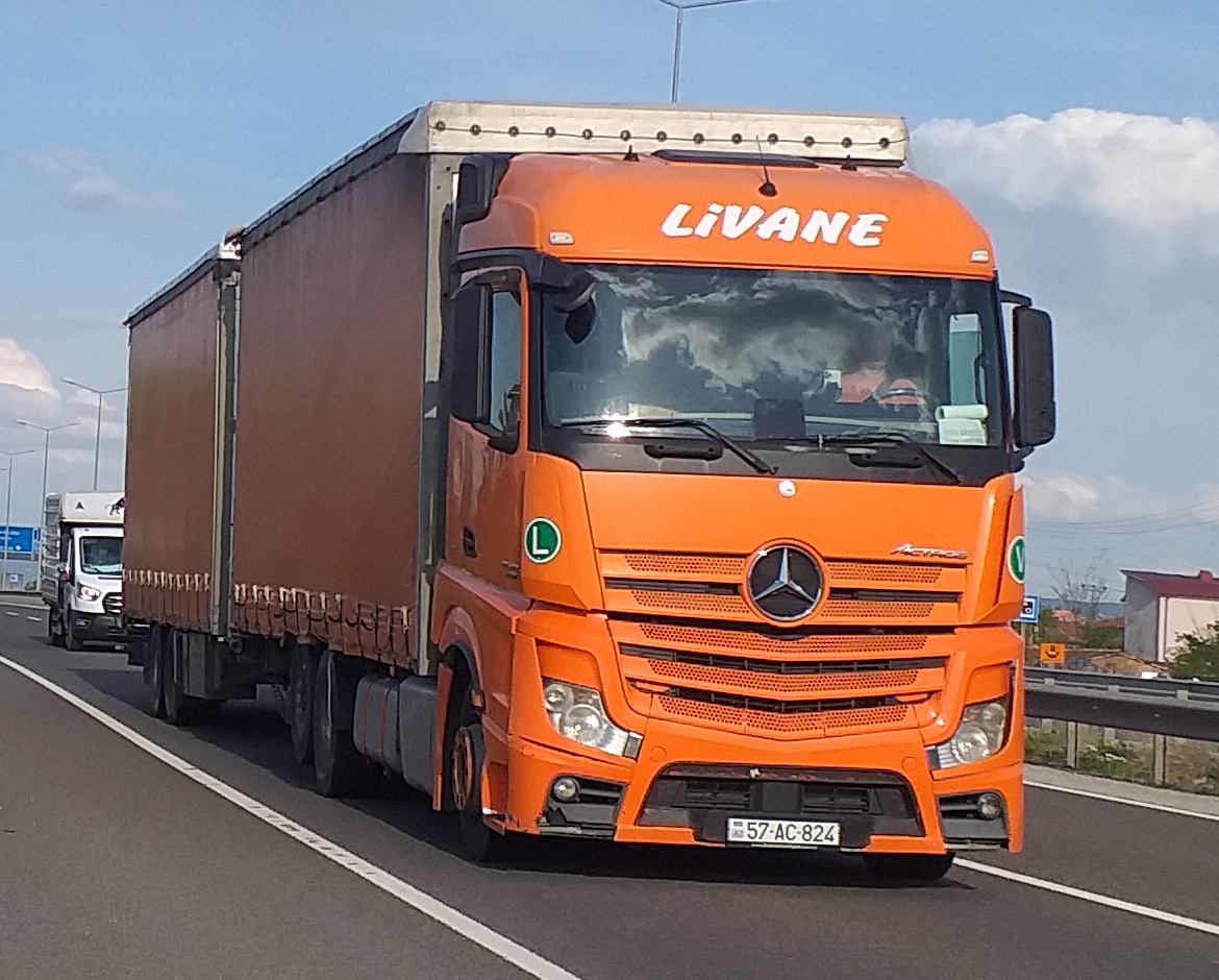 57 AC 824, Mercedes-Benz Actros 3rd gen (MP4/MP5), 2011–