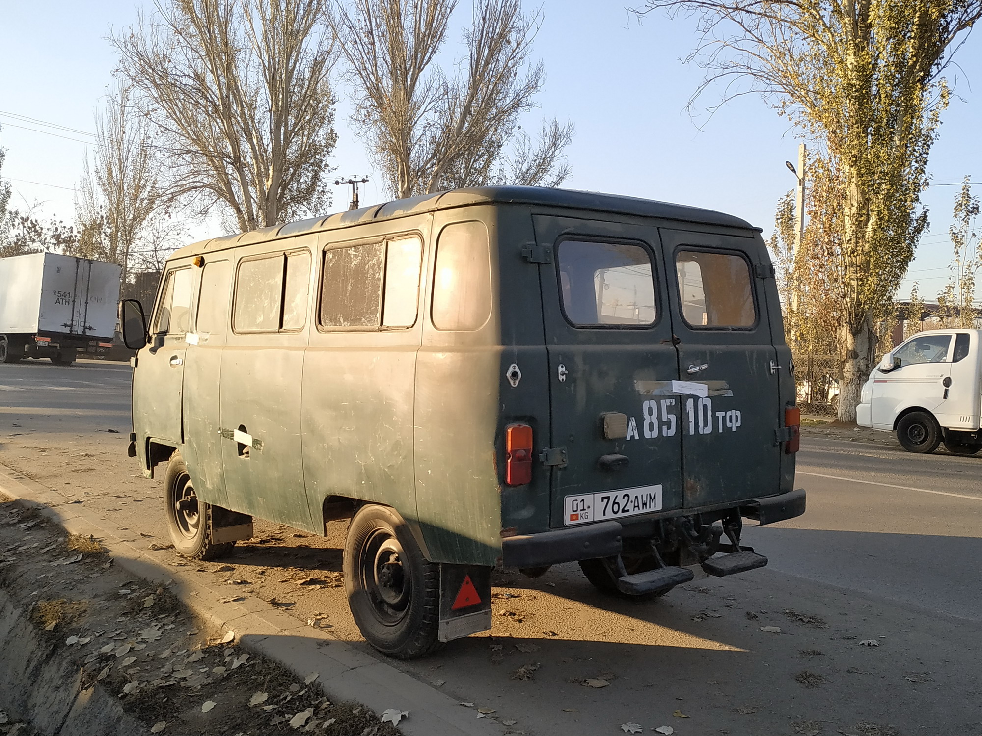 01 762 AWM, UAZ 452 452А/3962/3741 Glassed Van, 1965–