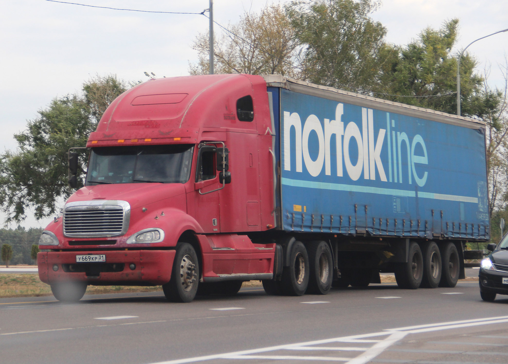 у 669 кр 31, Freightliner Columbia 