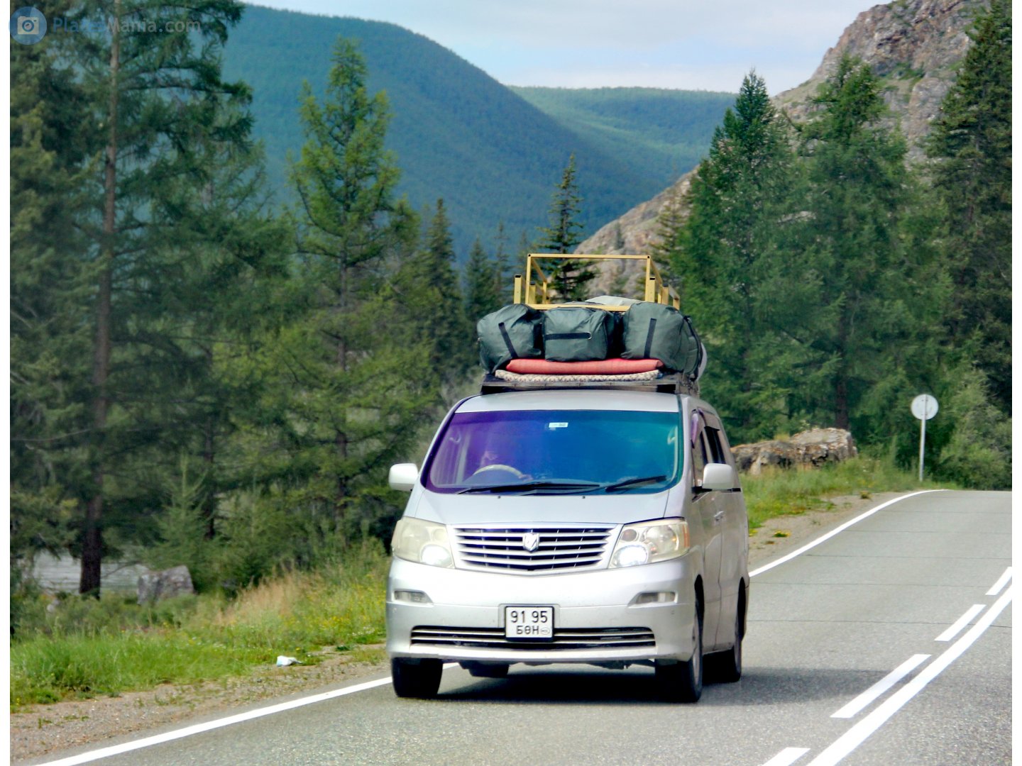 9195 БӨН, Toyota Alphard 