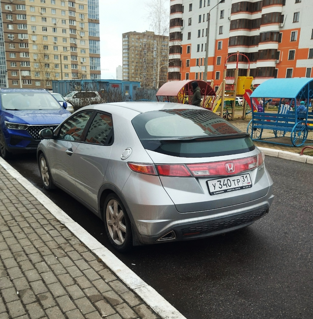 у 340 тр 31, Honda Civic 8th gen 5-door Hatch (FK/FN; Global-market), 2005–2012