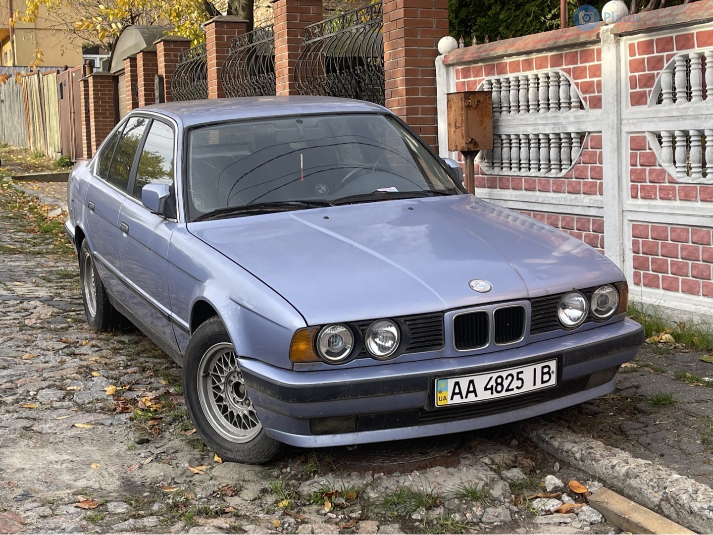 AA 4825 IB, BMW 5 Series 3rd gen Sedan (E34), 1988–1995