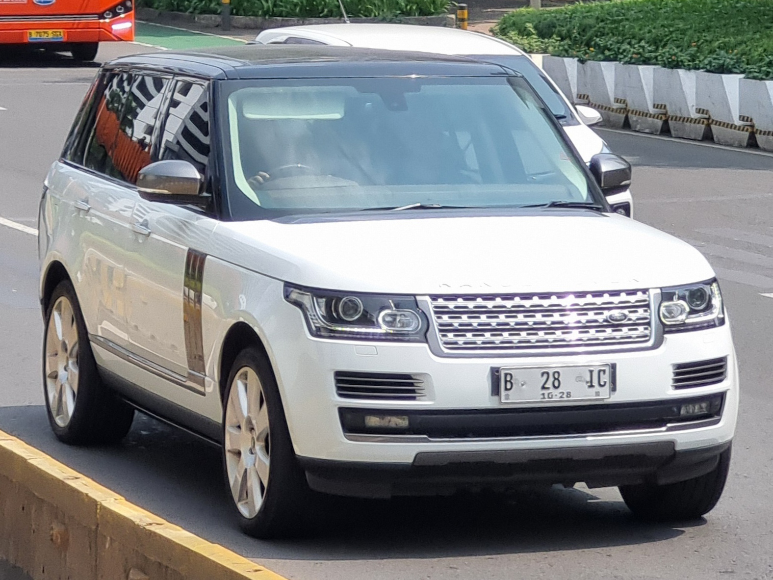 B 28 IC, Land Rover Range Rover 4th gen (L405), 2012–2018