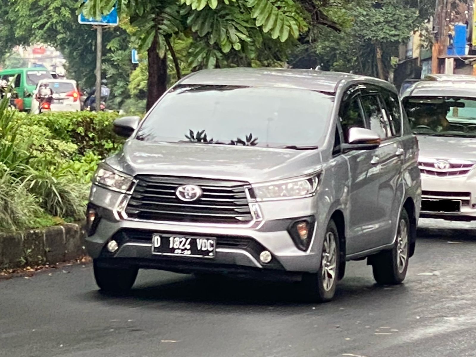 D 1824 VDC, Toyota Innova 2nd gen Kijang Innova (AN140), 2015–2022