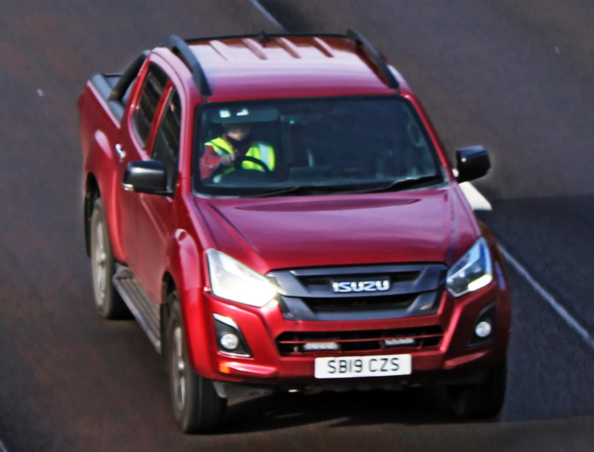 SB19CZS, Isuzu D-Max 2nd gen (RT50), 2011–2021