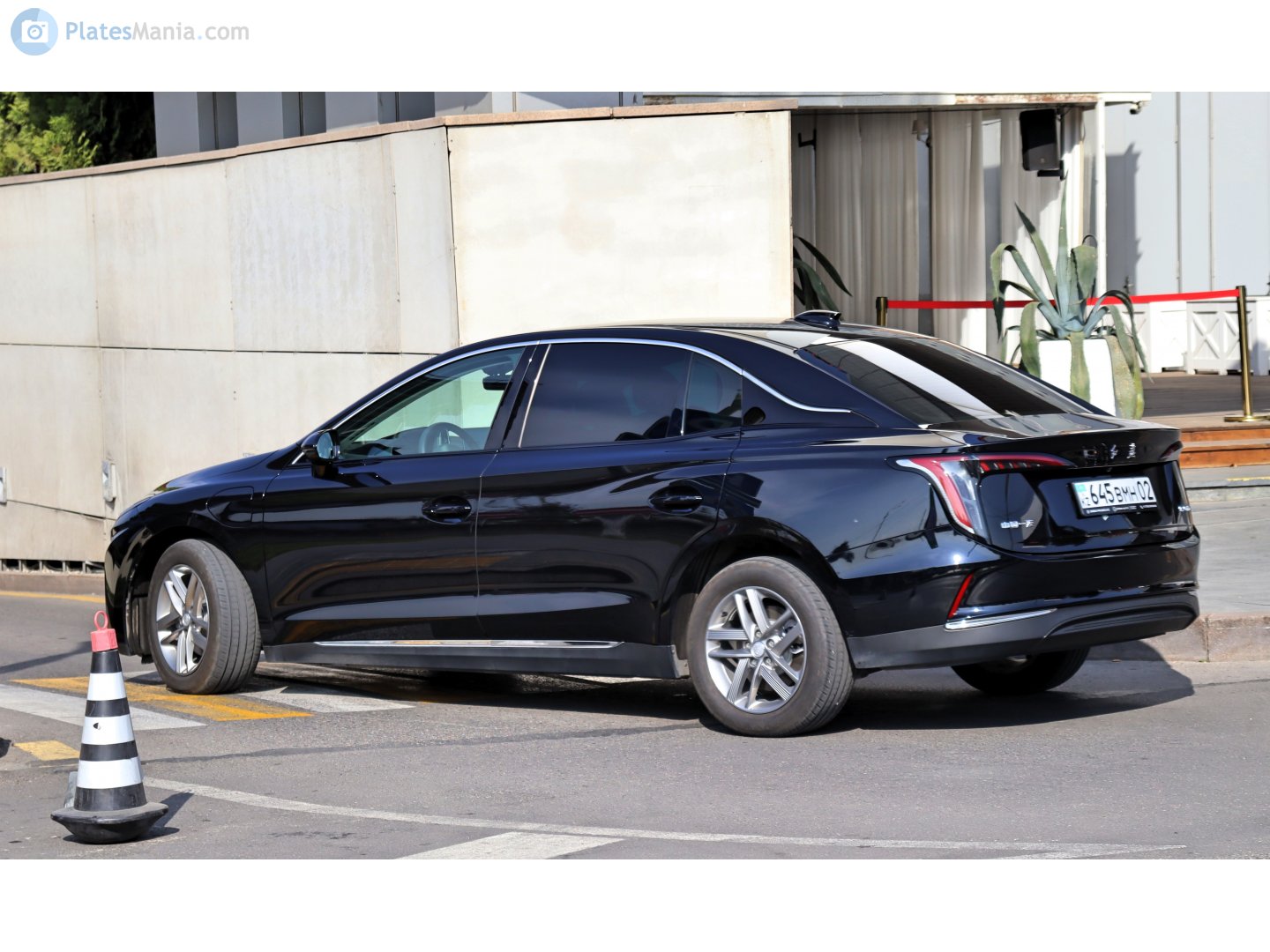 645 BMH 02, Hongqi E-QM5 1st gen (E111), 2021–