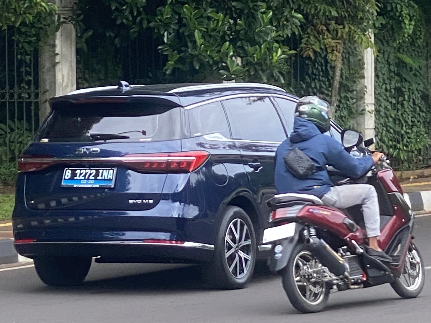 B 1272 INA, BYD M6 2nd gen, 2024–