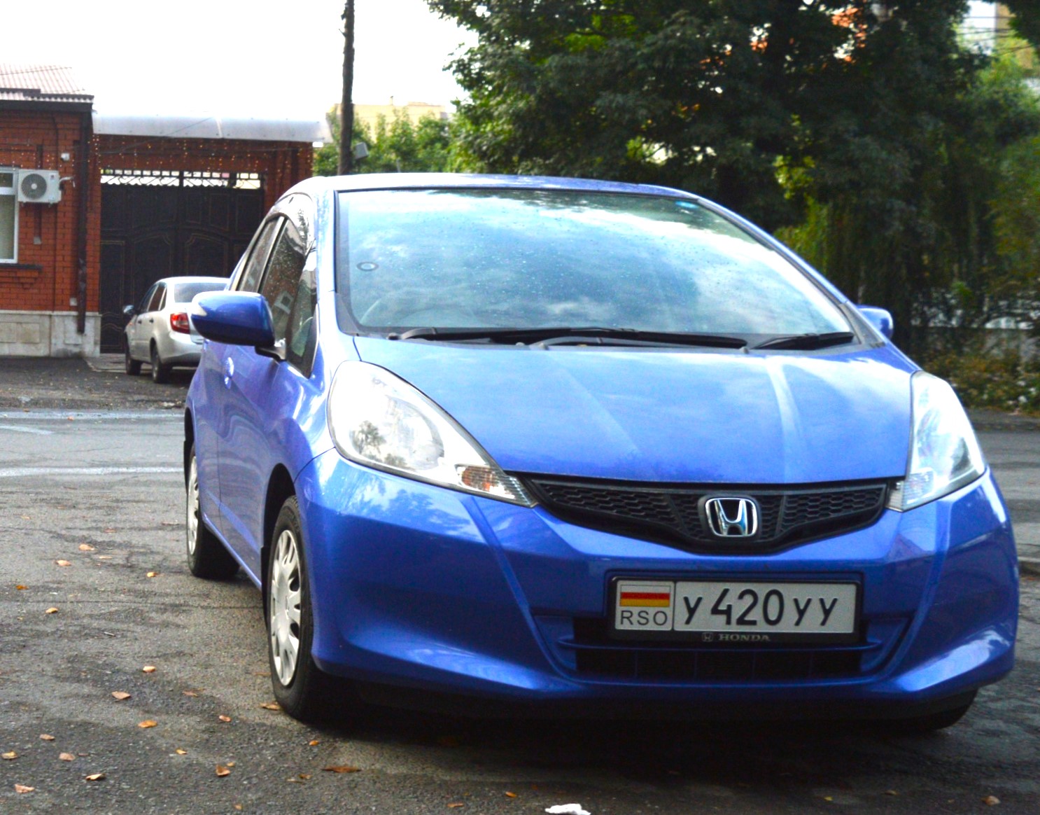 у 420 уу, Honda Jazz 