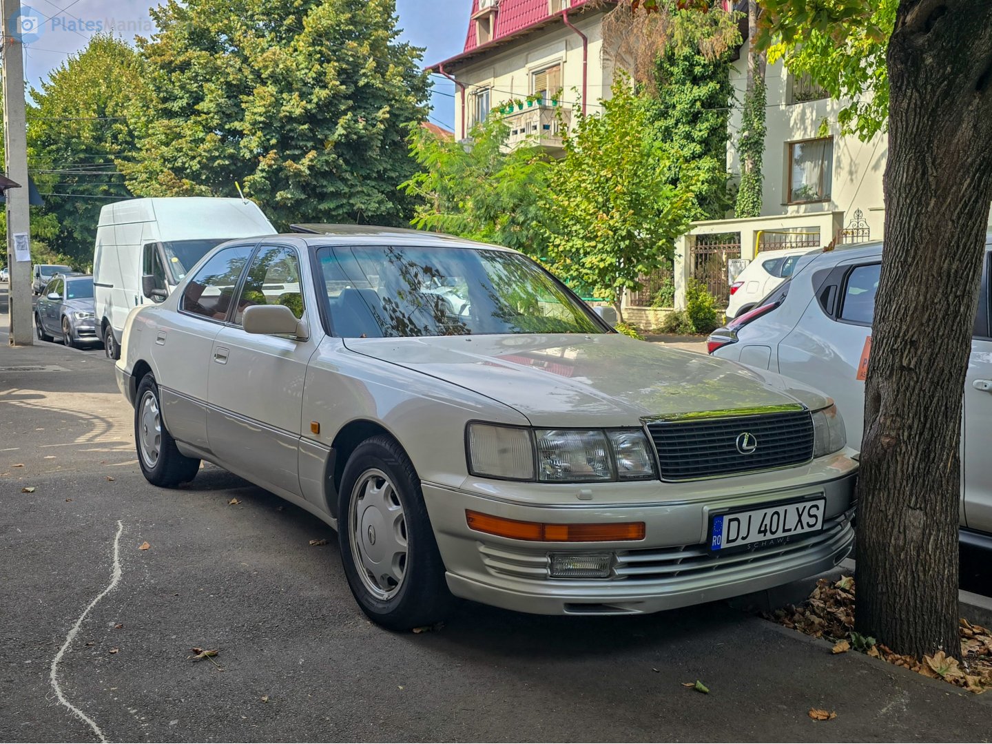 DJ 40 LXS, Lexus LS 1st gen (XF10), 1989–1994