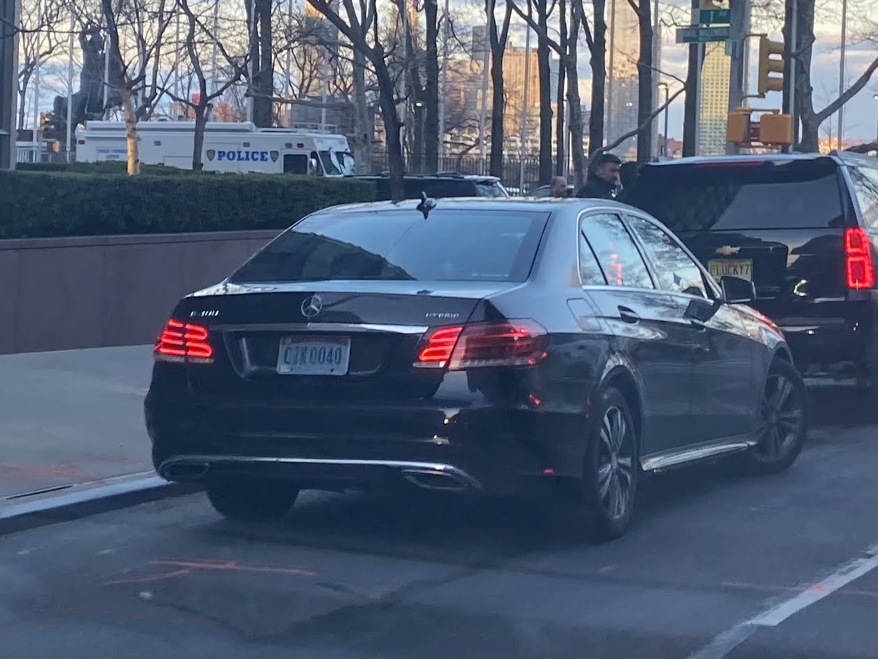 CIN 0040, Mercedes-Benz E-Klasse 4th gen Sedan (W212), facelift, 2013­–2016