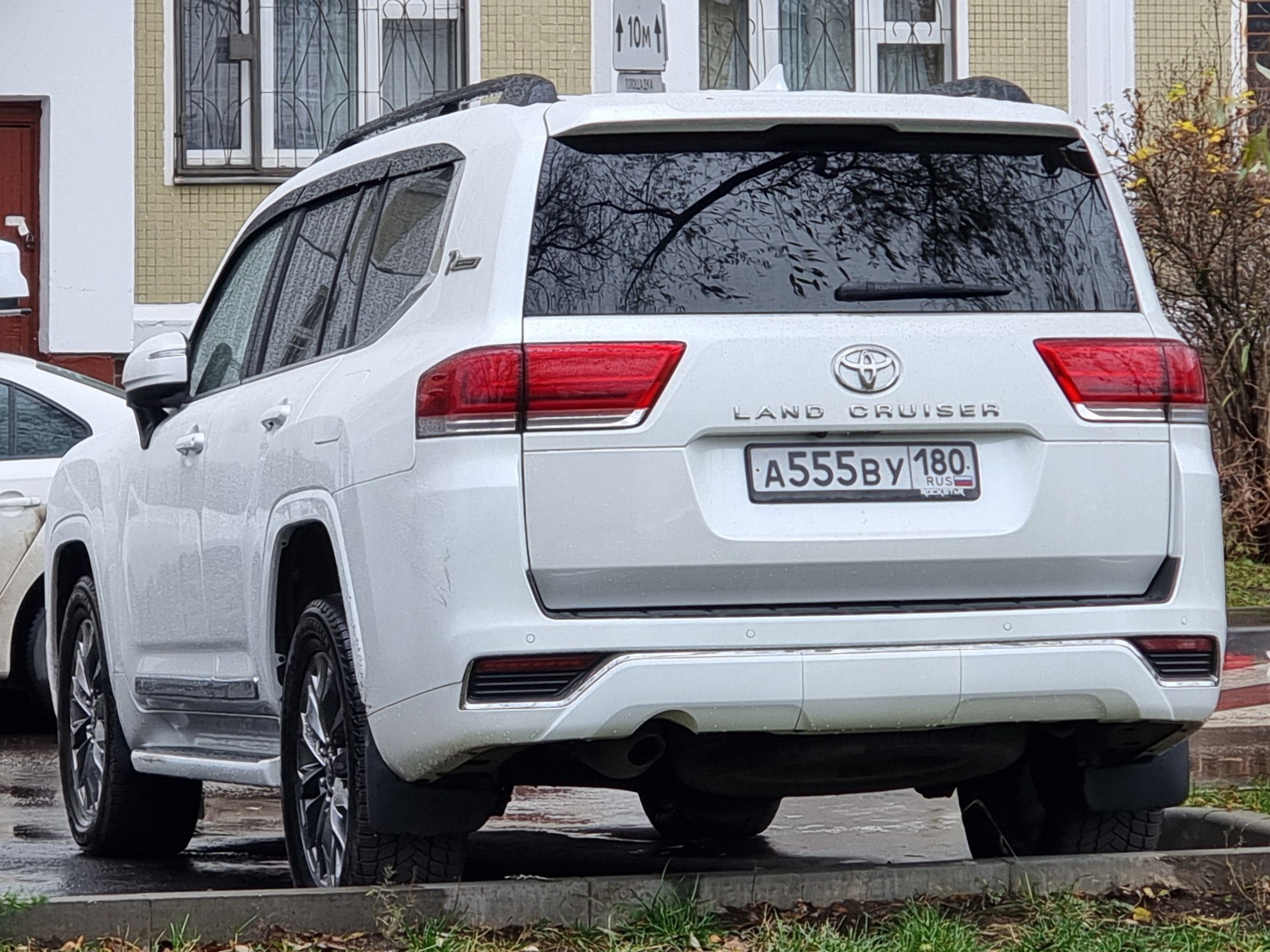а 555 ву 180, Toyota Land Cruiser 300 (J300), 2021–
