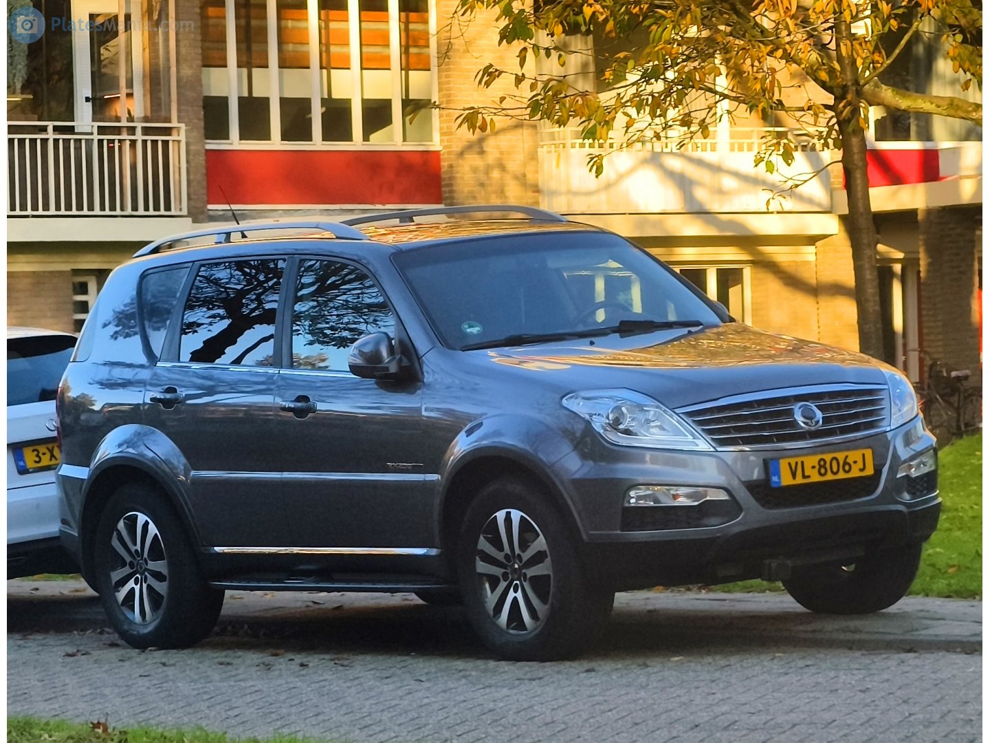 VL-806-J, SsangYong (KGM) Rexton 1st gen (Y290), 2nd facelift, 2012–2017