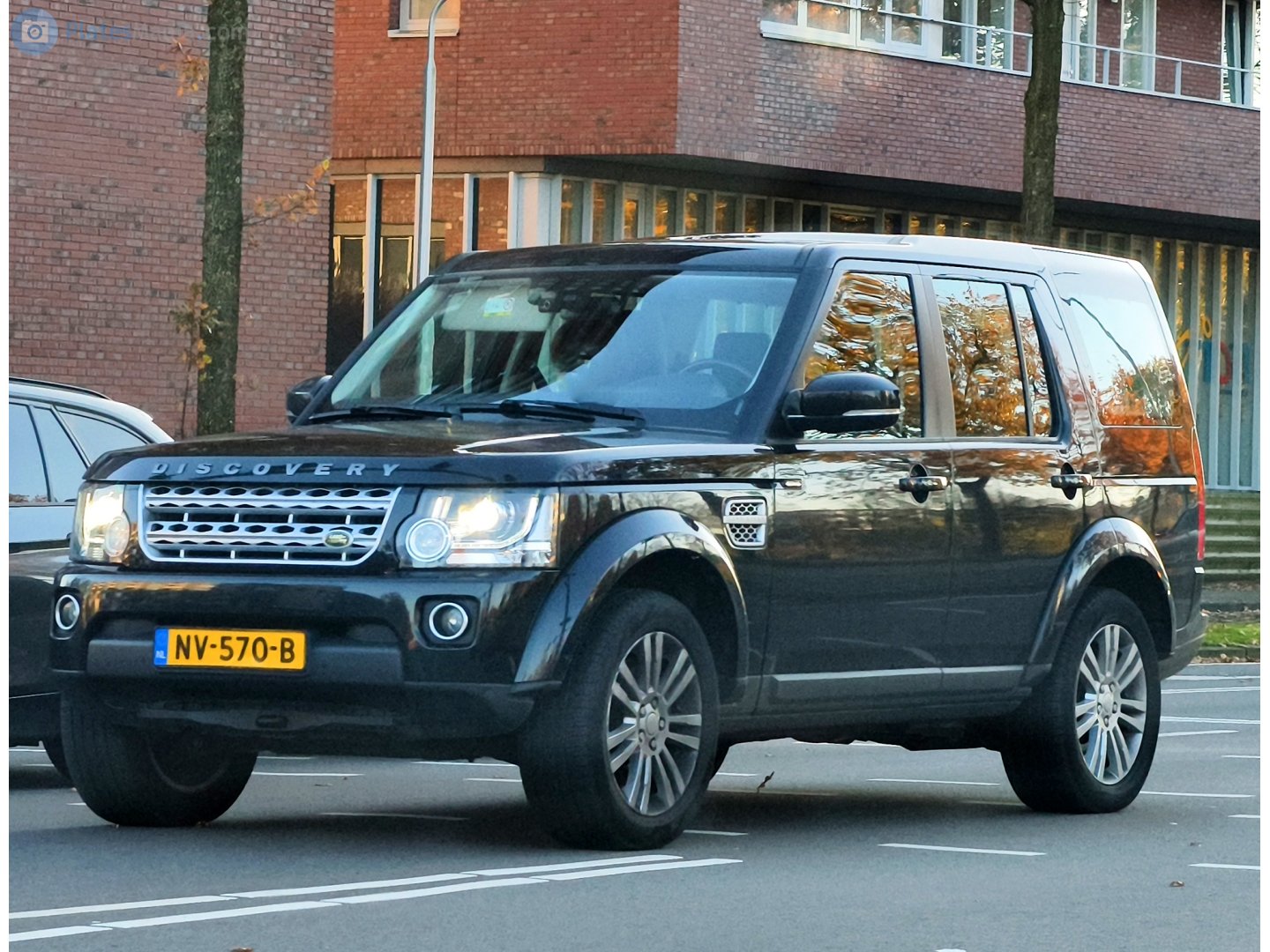 NV-570-B, Land Rover Discovery 4th gen (LR4) (L319), 2009–2016