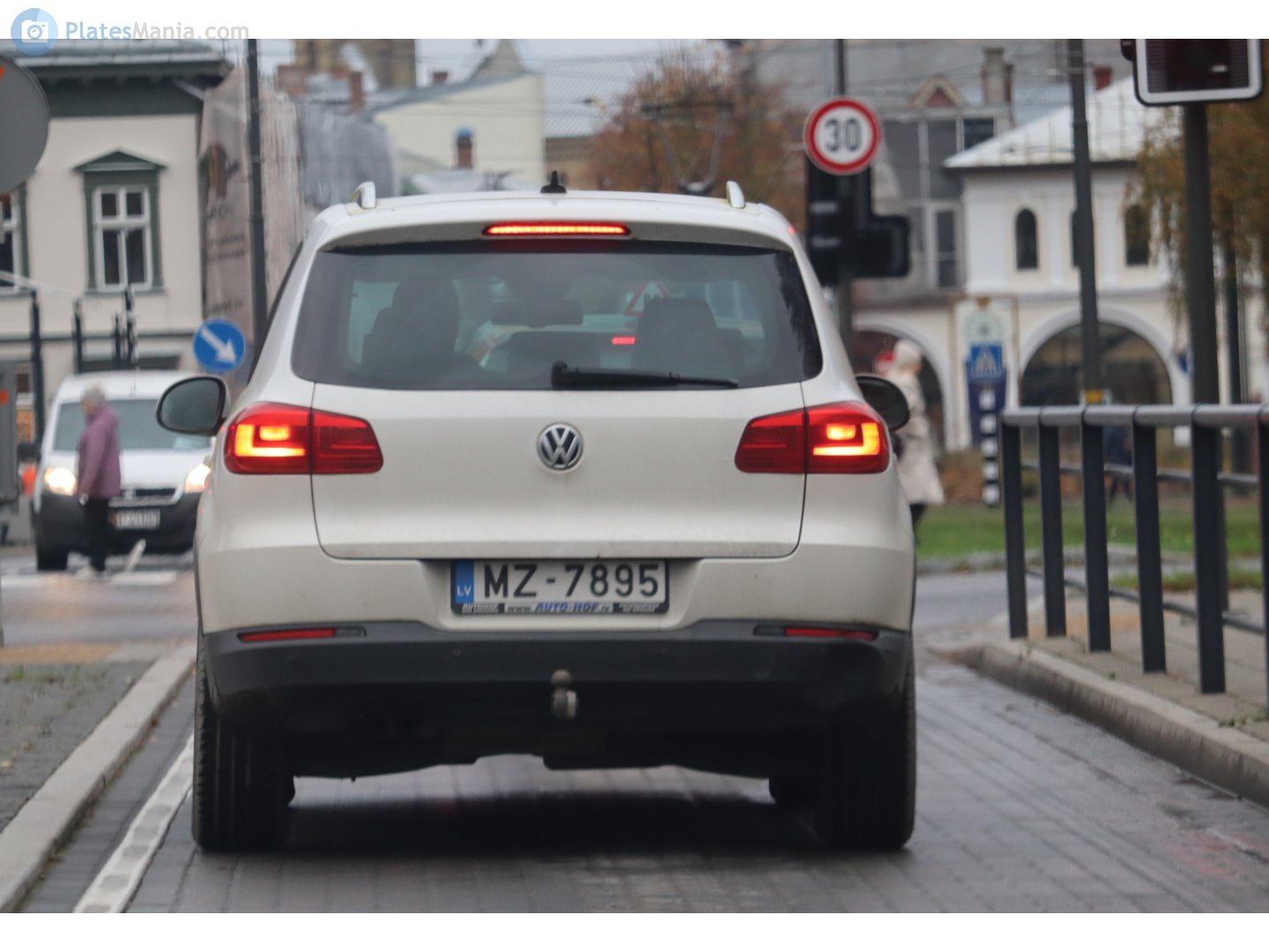 MZ-7895, Volkswagen Tiguan 1st gen (5N), facelift, 2011–2016