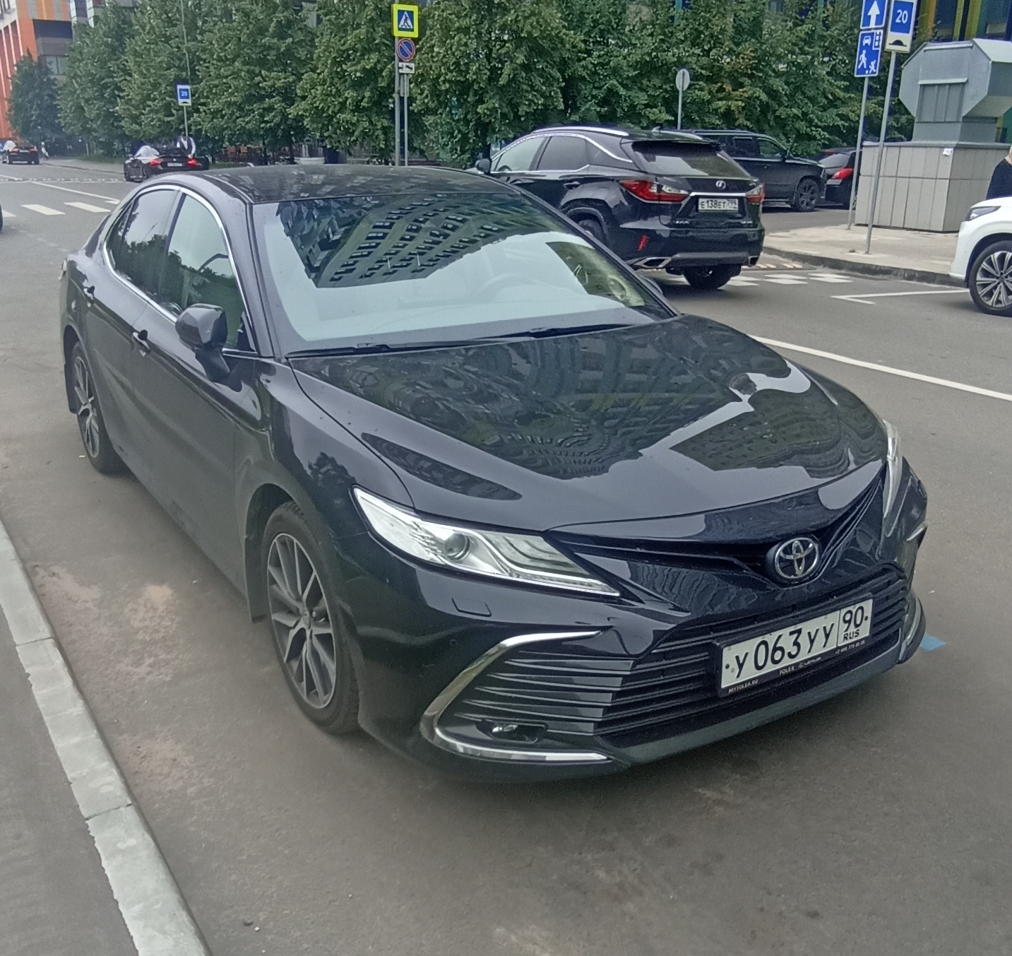 у 063 уу 90, Toyota Camry 