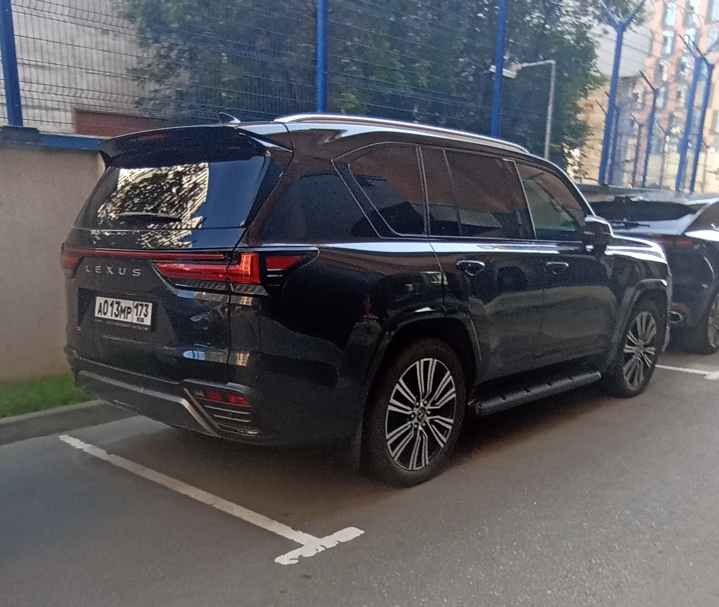 а 013 мр 173, Lexus LX 4th gen (J310), 2021–