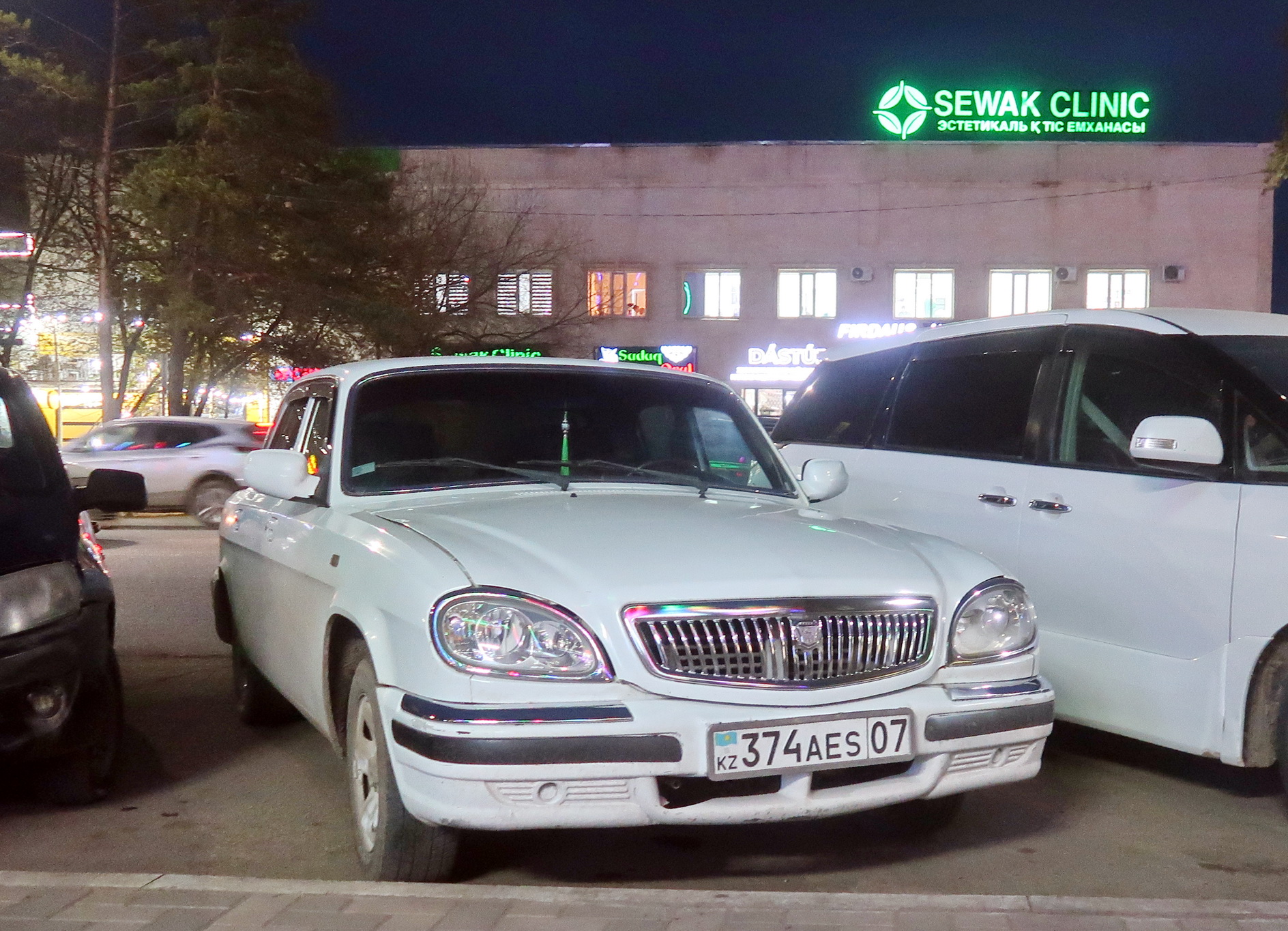 374 AES 07, GAZ 31105 Волга 