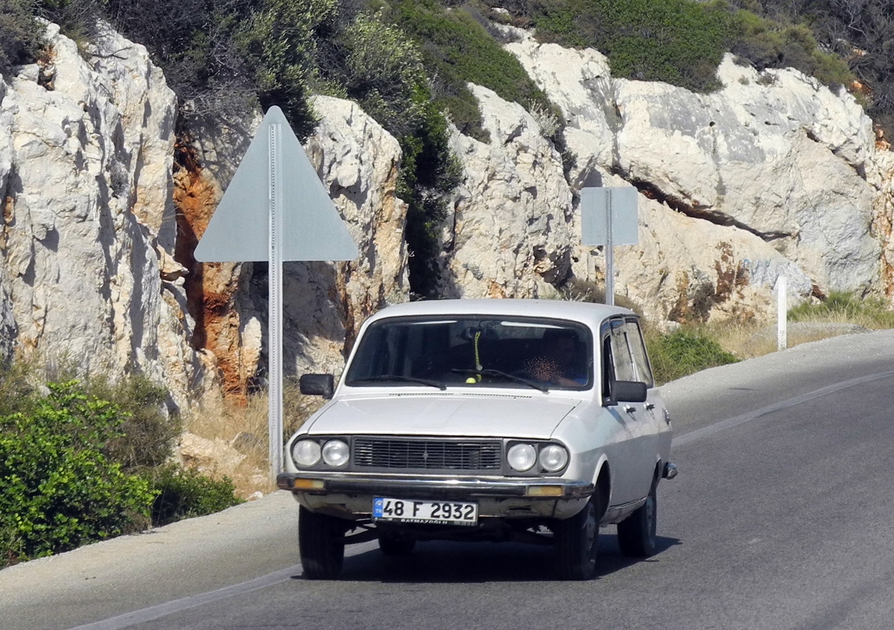 48 F 2932, Renault 12 1st gen Break (X17), 1970–1980